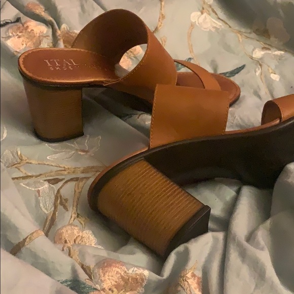 Never ever worn in perfect condition - Picture 4 of 4